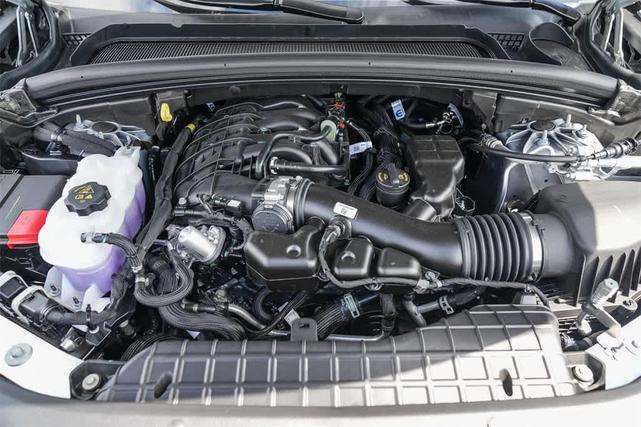 Photo of 2025 Silver Zynith Jeep Grand Cherokee