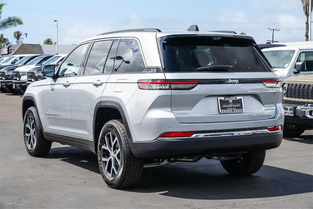Photo of 2025 Silver Zynith Jeep Grand Cherokee