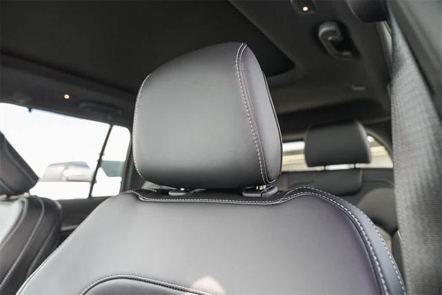 Photo of 2025 Silver Zynith Jeep Grand Cherokee