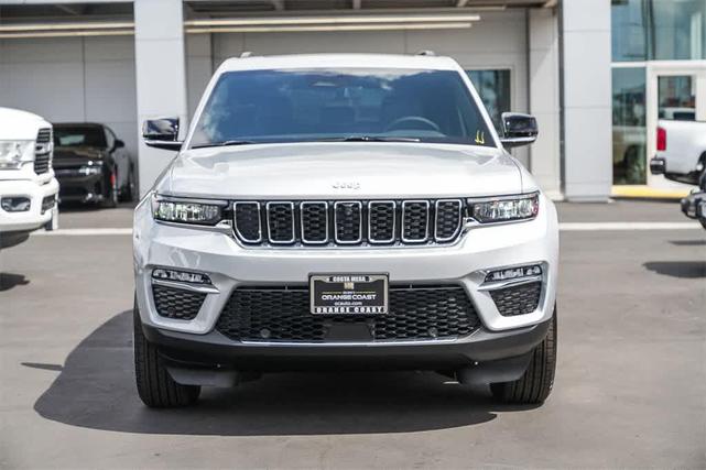 Photo of 2025 Silver Zynith Jeep Grand Cherokee