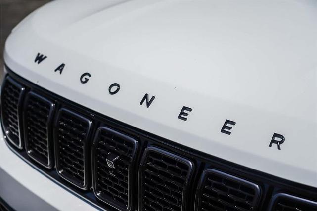 Photo of 2025 Bright White Clearcoat Jeep Wagoneer
