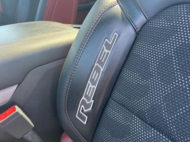 Photo of 2020 Granite Crystal Metallic Clearcoat RAM 1500