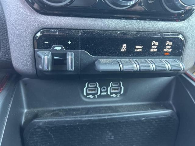 Photo of 2020 Granite Crystal Metallic Clearcoat RAM 1500