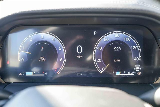 Photo of 2025 Diamond Black Crystal Pearlcoat Jeep Grand Cherokee L
