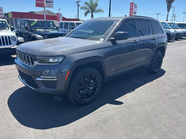 Photo of 2022 Baltic Gray Metallic Clearcoat Jeep Grand Cherokee