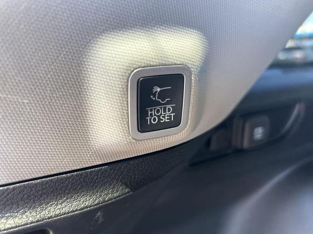 Photo of 2022 Baltic Gray Metallic Clearcoat Jeep Grand Cherokee