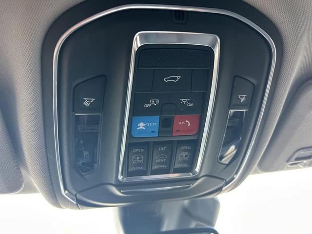 Photo of 2022 Baltic Gray Metallic Clearcoat Jeep Grand Cherokee