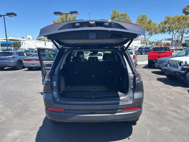 Photo of 2022 Baltic Gray Metallic Clearcoat Jeep Grand Cherokee