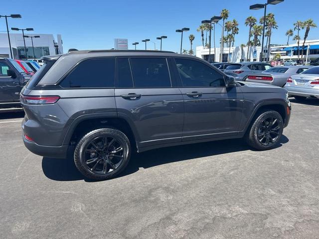 Photo of 2022 Baltic Gray Metallic Clearcoat Jeep Grand Cherokee