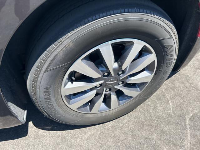 Photo of 2022 Granite Crystal Metallic Clearcoat Chrysler Pacifica Hybrid