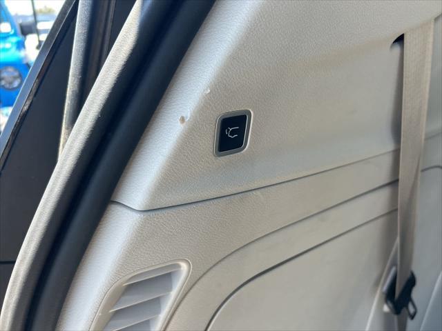 Photo of 2022 Granite Crystal Metallic Clearcoat Chrysler Pacifica Hybrid