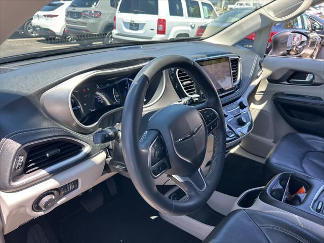 Photo of 2022 Granite Crystal Metallic Clearcoat Chrysler Pacifica Hybrid