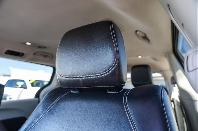 Photo of 2022 Granite Crystal Metallic Clearcoat Chrysler Pacifica Hybrid