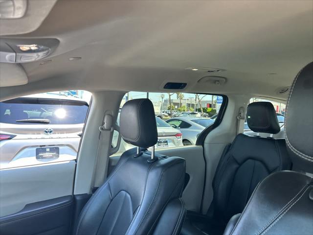 Photo of 2022 Granite Crystal Metallic Clearcoat Chrysler Pacifica Hybrid