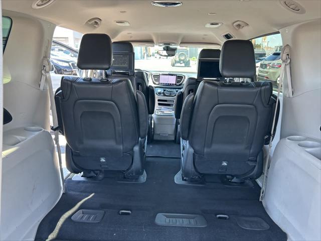 Photo of 2022 Granite Crystal Metallic Clearcoat Chrysler Pacifica Hybrid