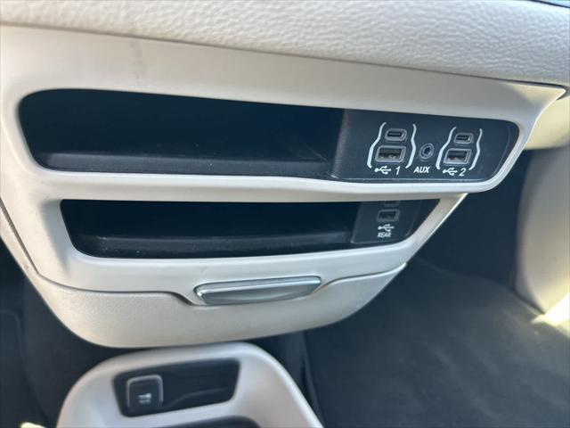 Photo of 2022 Granite Crystal Metallic Clearcoat Chrysler Pacifica Hybrid