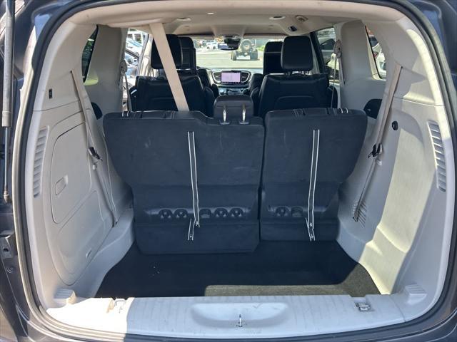 Photo of 2022 Granite Crystal Metallic Clearcoat Chrysler Pacifica Hybrid