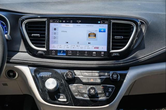 Photo of 2022 Granite Crystal Metallic Clearcoat Chrysler Pacifica Hybrid