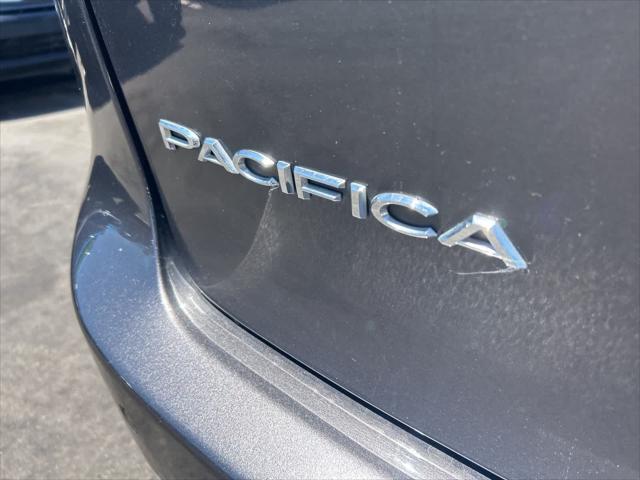 Photo of 2022 Granite Crystal Metallic Clearcoat Chrysler Pacifica Hybrid