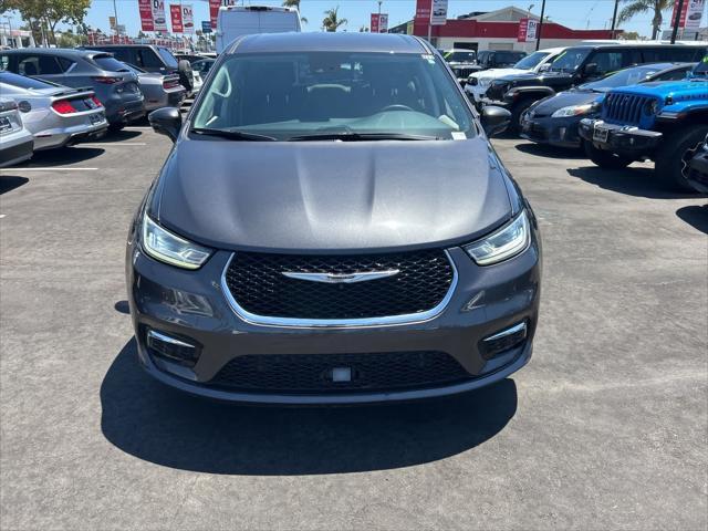Photo of 2022 Granite Crystal Metallic Clearcoat Chrysler Pacifica Hybrid