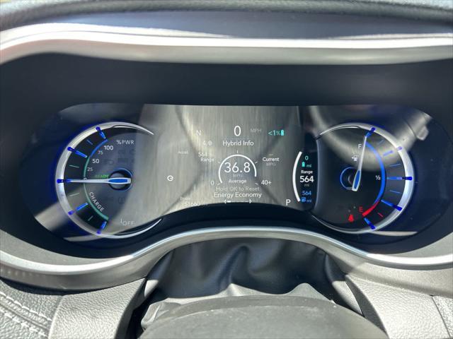 Photo of 2022 Granite Crystal Metallic Clearcoat Chrysler Pacifica Hybrid