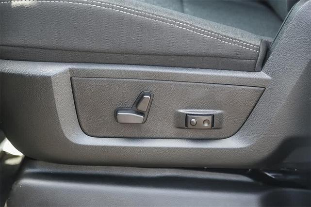 Photo of 2025 Bright White Clearcoat RAM 2500