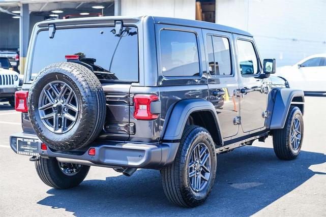 Photo of 2025 Gray Jeep Wrangler