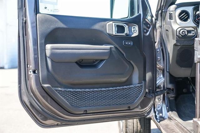Photo of 2025 Gray Jeep Wrangler