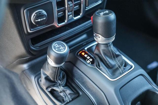 Photo of 2025 Gray Jeep Wrangler