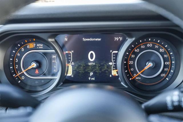 Photo of 2025 Gray Jeep Wrangler
