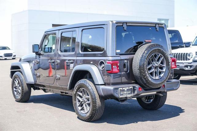 Photo of 2025 Gray Jeep Wrangler
