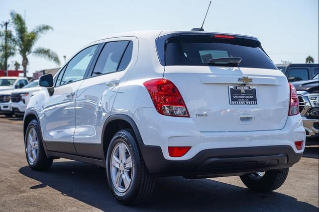 Photo of 2022 Summit White Chevrolet Trax