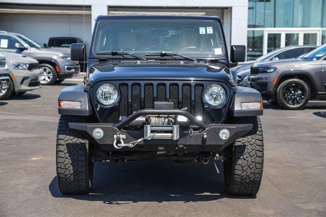 Photo of 2020 Black Clearcoat Jeep Wrangler