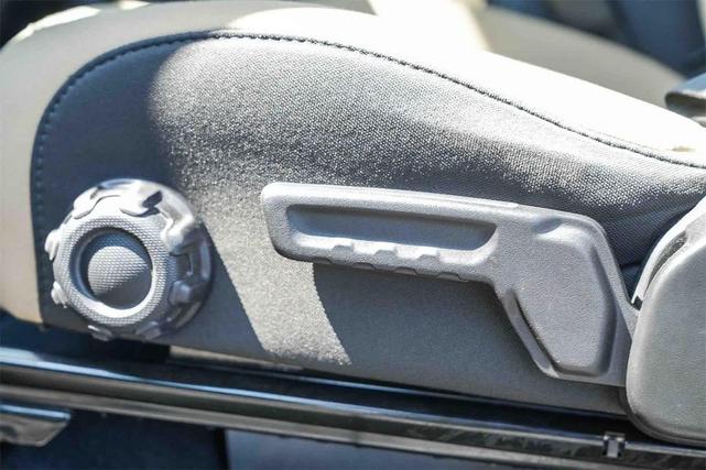 Photo of 2020 Black Clearcoat Jeep Wrangler