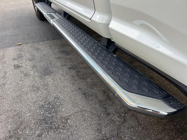 Photo of 2024 Bright White Clearcoat RAM 2500