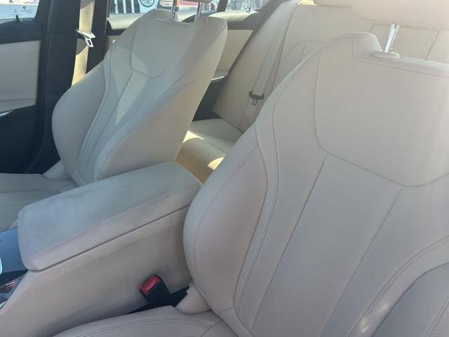Photo of 2021 Jet Black BMW 330
