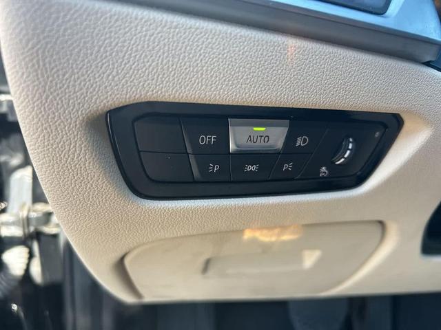Photo of 2021 Jet Black BMW 330