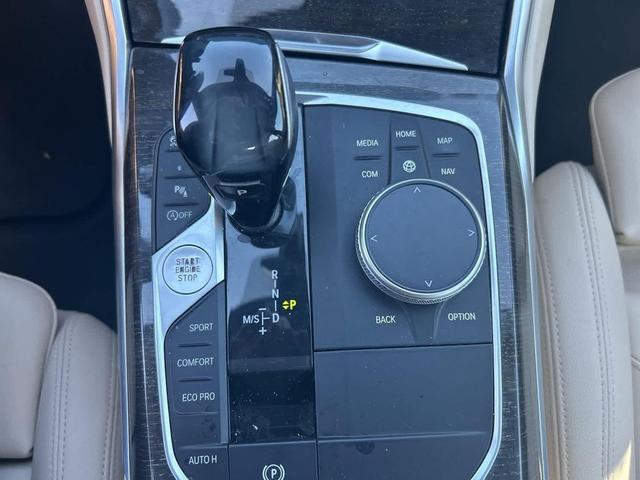 Photo of 2021 Jet Black BMW 330