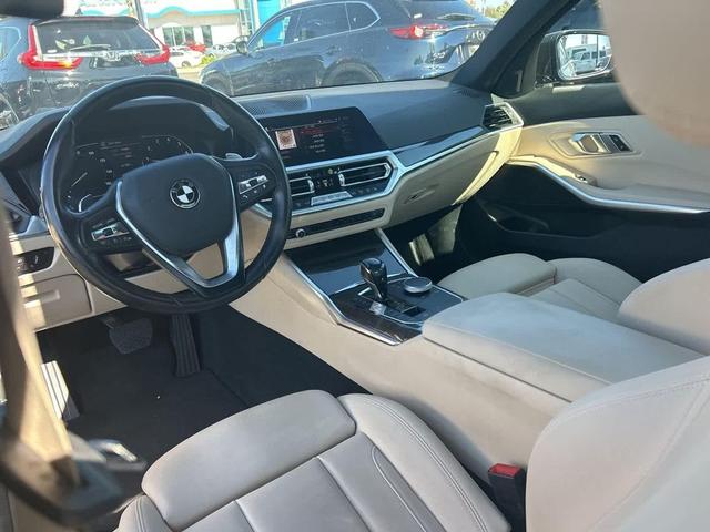 Photo of 2021 Jet Black BMW 330