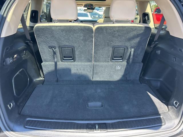 Photo of 2021 Diamond Black Crystal Pearlcoat Jeep Grand Cherokee L