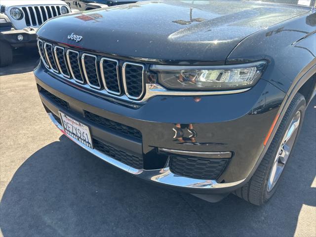 Photo of 2021 Diamond Black Crystal Pearlcoat Jeep Grand Cherokee L