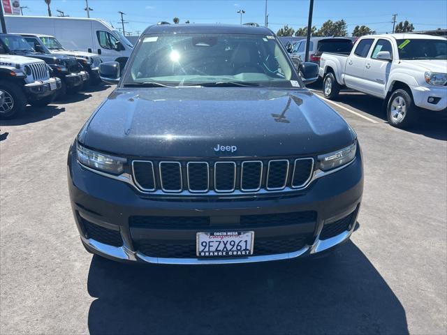 Photo of 2021 Diamond Black Crystal Pearlcoat Jeep Grand Cherokee L