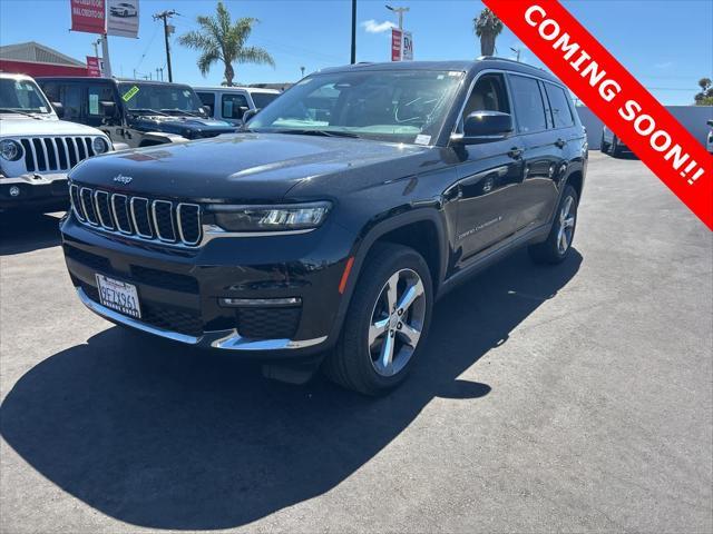 Photo of 2021 Diamond Black Crystal Pearlcoat Jeep Grand Cherokee L