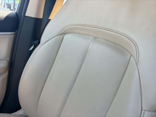 Photo of 2021 Diamond Black Crystal Pearlcoat Jeep Grand Cherokee L
