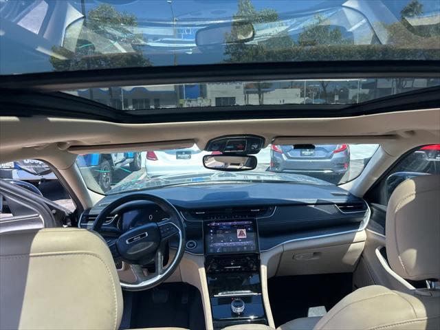 Photo of 2021 Diamond Black Crystal Pearlcoat Jeep Grand Cherokee L