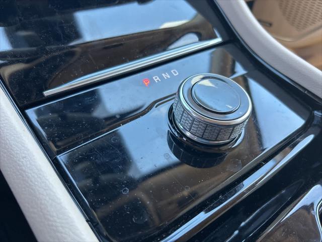 Photo of 2021 Diamond Black Crystal Pearlcoat Jeep Grand Cherokee L