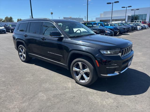Photo of 2021 Diamond Black Crystal Pearlcoat Jeep Grand Cherokee L