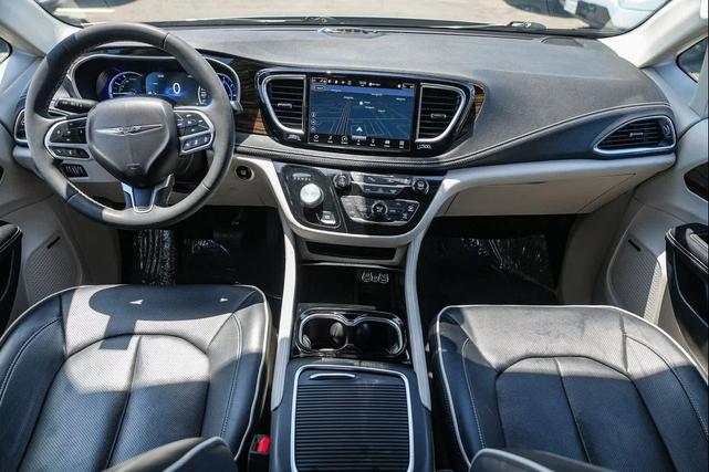 Photo of 2022 Ceramic Gray Clearcoat Chrysler Pacifica Hybrid