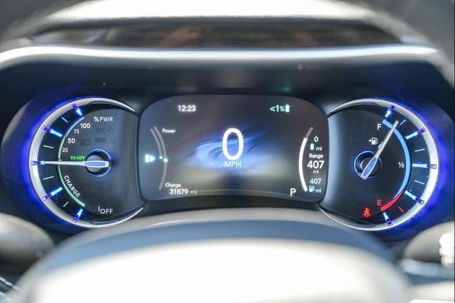 Photo of 2022 Ceramic Gray Clearcoat Chrysler Pacifica Hybrid