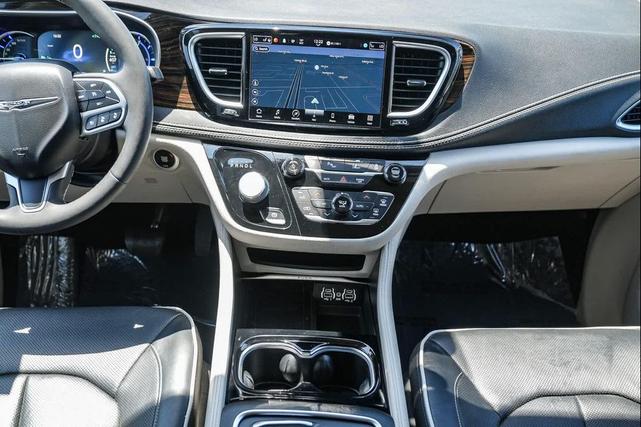 Photo of 2022 Ceramic Gray Clearcoat Chrysler Pacifica Hybrid